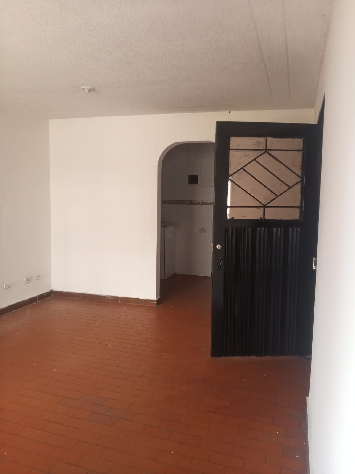 Apartamento en arriendo Valle Del Cauca Cali El Vergel 75 m2 Habitaciones 3 Baños 1 Garajes 0 Precio $800000