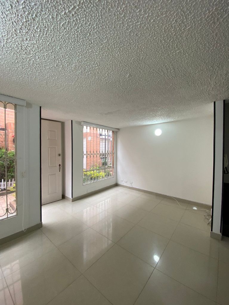 Casa en venta Cundinamarca Bogotá Cantalejo 70 m2 Habitaciones 2 Baños 2 Garajes 0 Precio $280000000