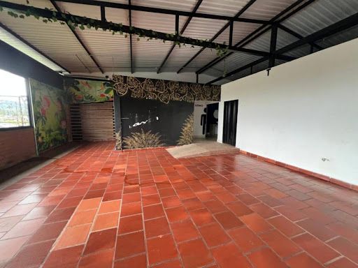 Local en arriendo Risaralda Pereira Pereira 200 m2 Habitaciones 0 Baños 2 Garajes 3 Precio $4500000