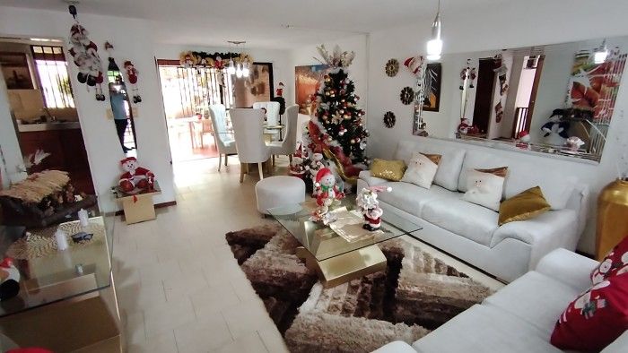 Casa en venta Valle Del Cauca Cali Urbanización San Joaquín 220 m2 Habitaciones 4 Baños 3 Garajes 1 Precio $590000000