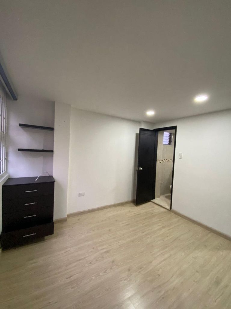 Casa en venta Cundinamarca Bogotá Marly 106 m2 Habitaciones 4 Baños 4 Garajes 0 Precio $650000000