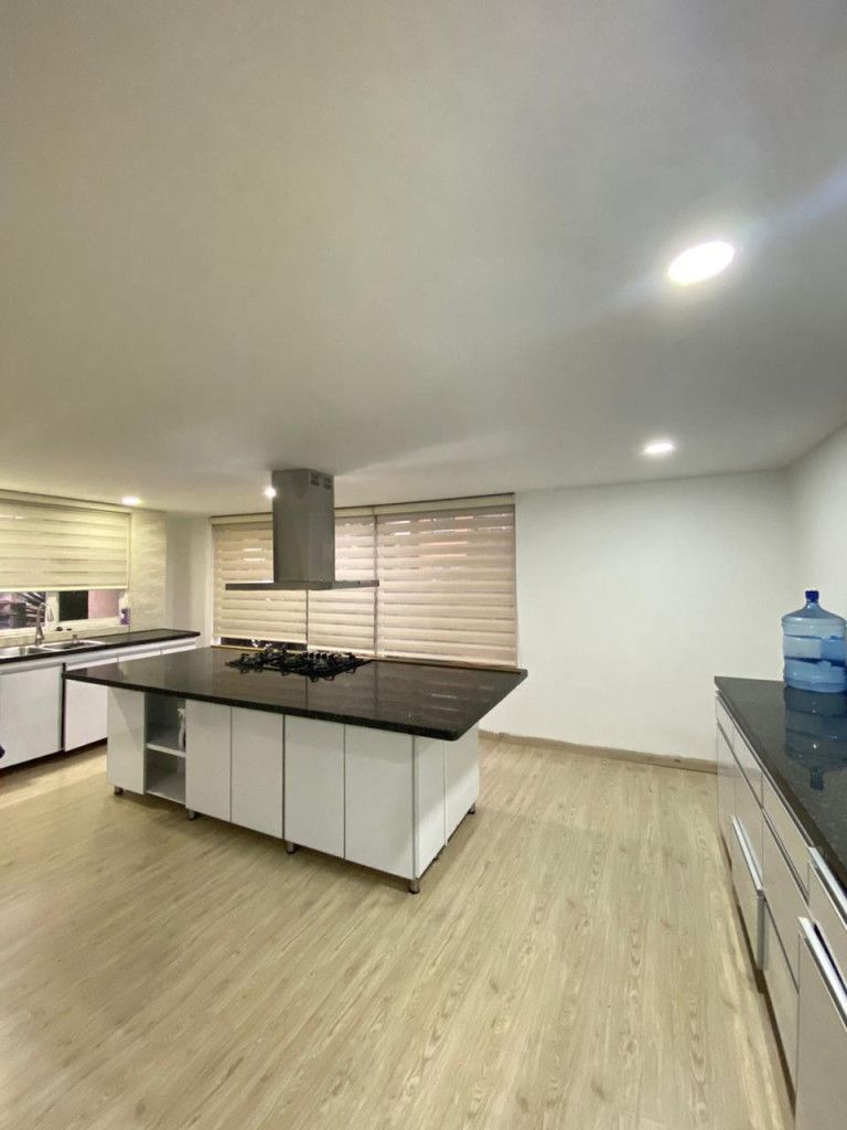 Apartamento en venta Cundinamarca Bogotá Marly 106 m2 Habitaciones 4 Baños 4 Garajes 1 Precio $650000000