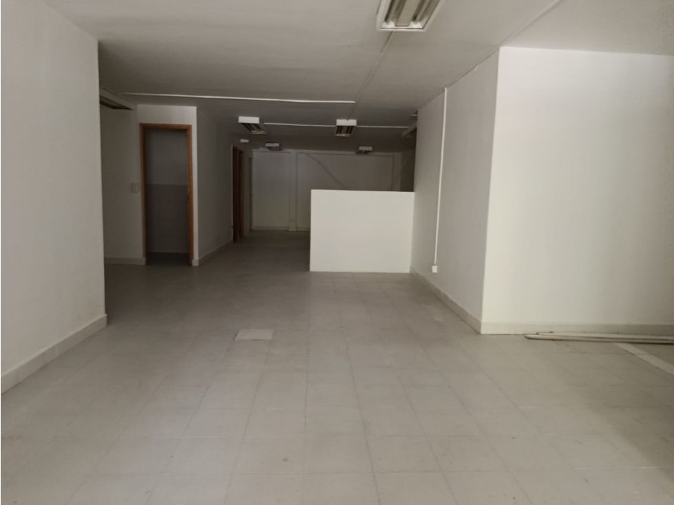 Local en venta Antioquia Medellín Belen 180 m2 Habitaciones 0 Baños 2 Garajes 1 Precio $420000000