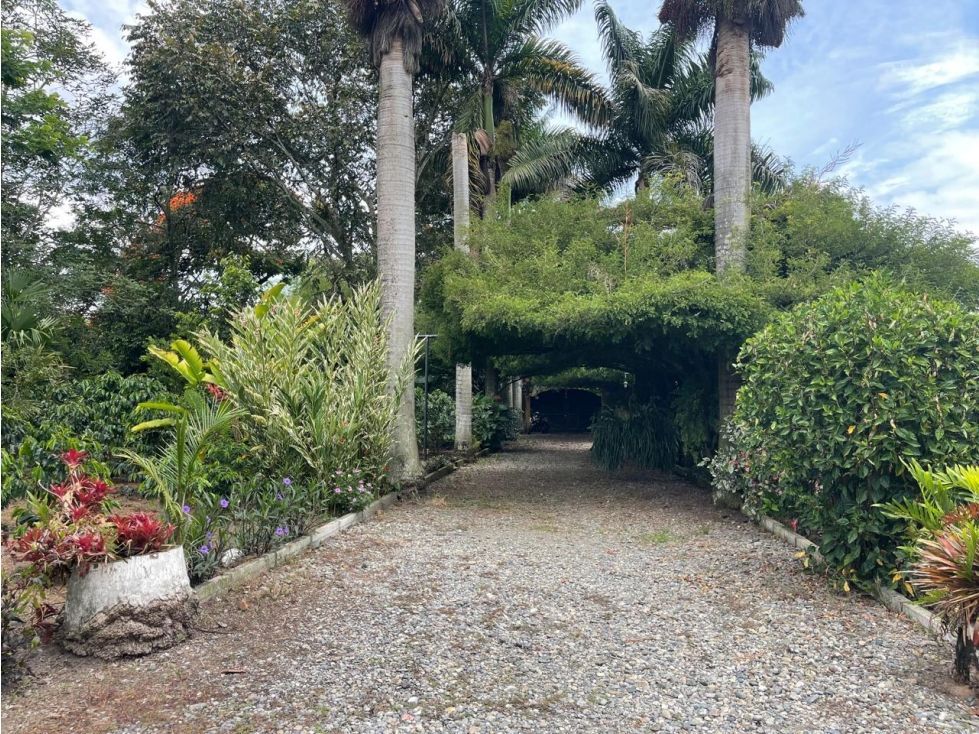 Finca en venta Quindío La Tebaida La Tebaida 550 m2 Habitaciones 6 Baños 4 Garajes 4 Precio $1700000000