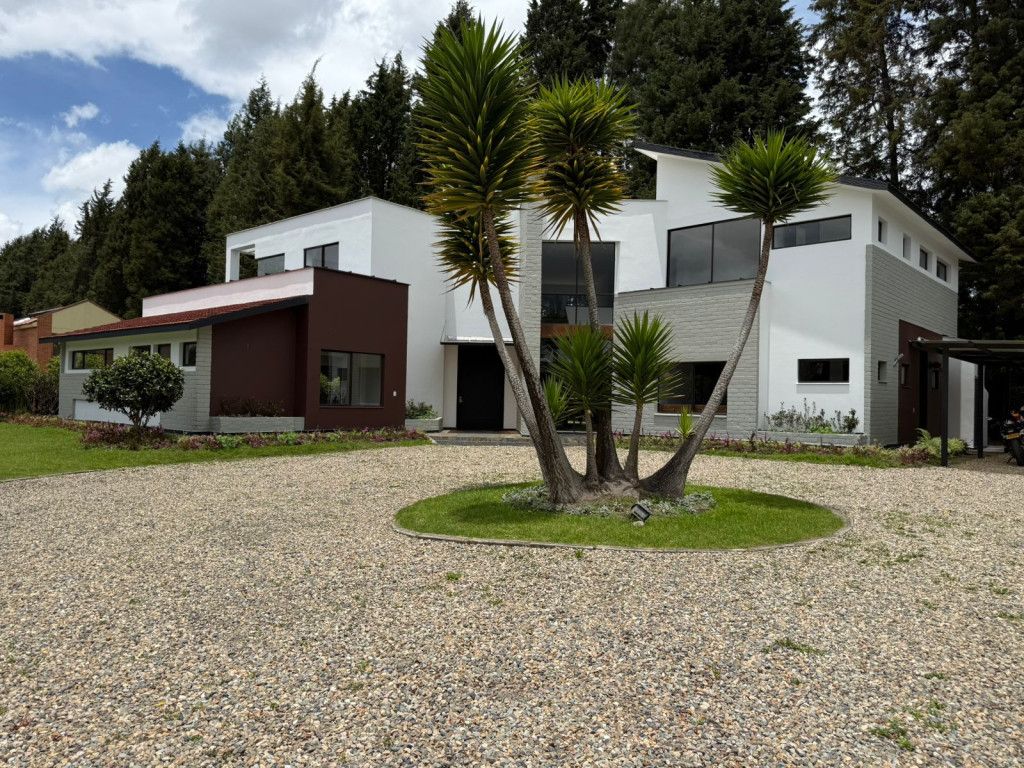 Casa en venta Cundinamarca Bogotá Casa Blanca 500 m2 Habitaciones 4 Baños 7 Garajes 6 Precio $3500000000