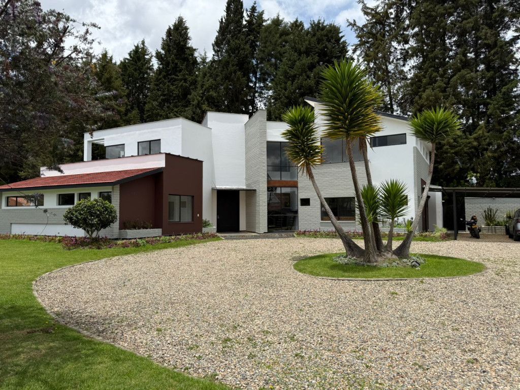 Casa en arriendo Cundinamarca Bogotá Casa Blanca 500 m2 Habitaciones 4 Baños 7 Garajes 6 Precio $14900000