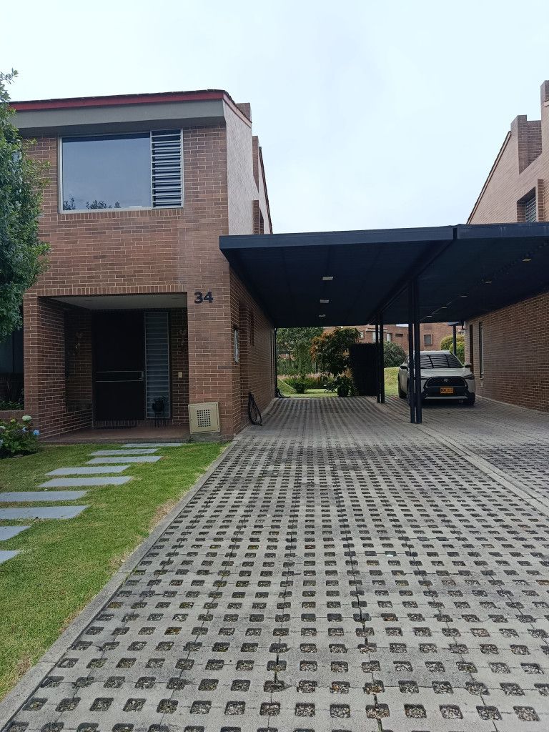 Casa en venta Cundinamarca Cota Cota 112 m2 Habitaciones 3 Baños 3 Garajes 5 Precio $870000000