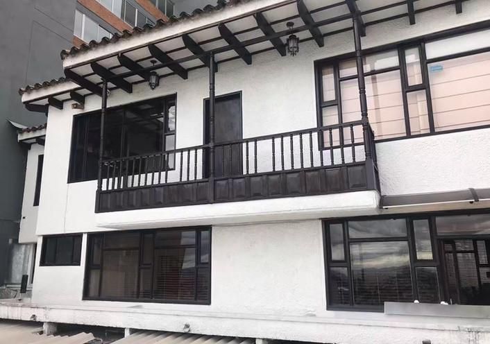 Casa en venta Cundinamarca Bogotá Ingemar 326 m2 Habitaciones 3 Baños 4 Garajes 2 Precio $2300000000