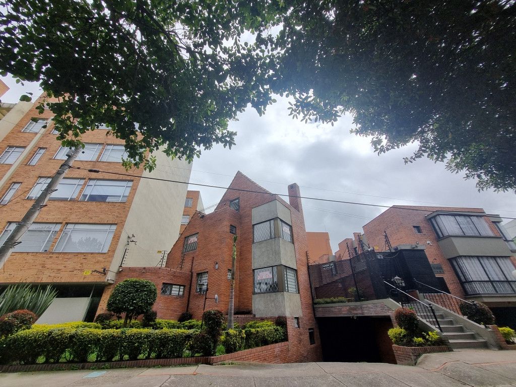 Apartamento en venta Cundinamarca Bogotá Los Cedros 153 m2 Habitaciones 3 Baños 3 Garajes 2 Precio $660000000