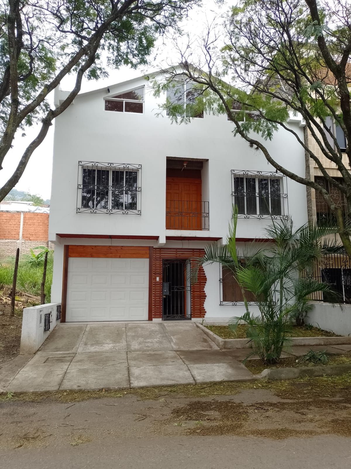 Casa en venta Valle Del Cauca Cali El Bosque 215 m2 Habitaciones 6 Baños 3 Garajes 2 Precio $729000000