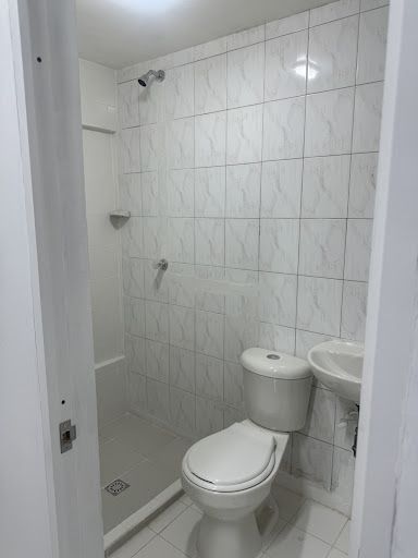 Oficina en arriendo Antioquia Medellín Los Colores 160 m2 Habitaciones 0 Baños 2 Garajes 0 Precio $3900000