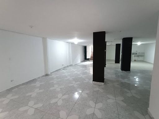 Bodega en arriendo Antioquia Medellín La Floresta 180 m2 Habitaciones 0 Baños 3 Garajes 0 Precio $2900000