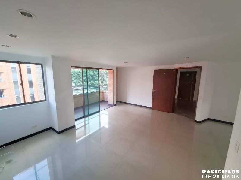 Apartamento en venta Antioquia Medellín Laureles 107 m2 Habitaciones 3 Baños 2 Garajes 2 Precio $980000000