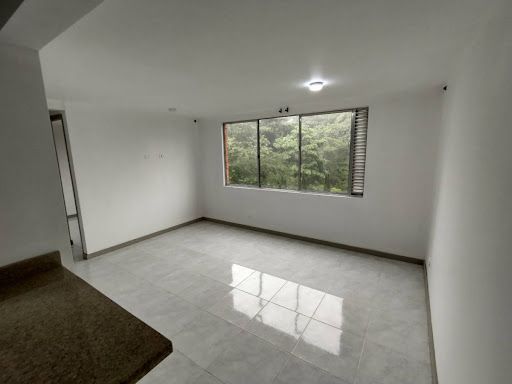 Apartamento en arriendo Antioquia Medellín Altavista 55 m2 Habitaciones 2 Baños 2 Garajes 1 Precio $2400000