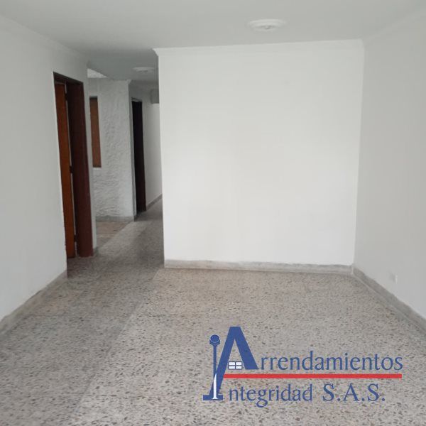 Apartamento en arriendo Antioquia Medellín Santa Rosa De Lima 120 m2 Habitaciones 3 Baños 1 Garajes 1 Precio $2500000