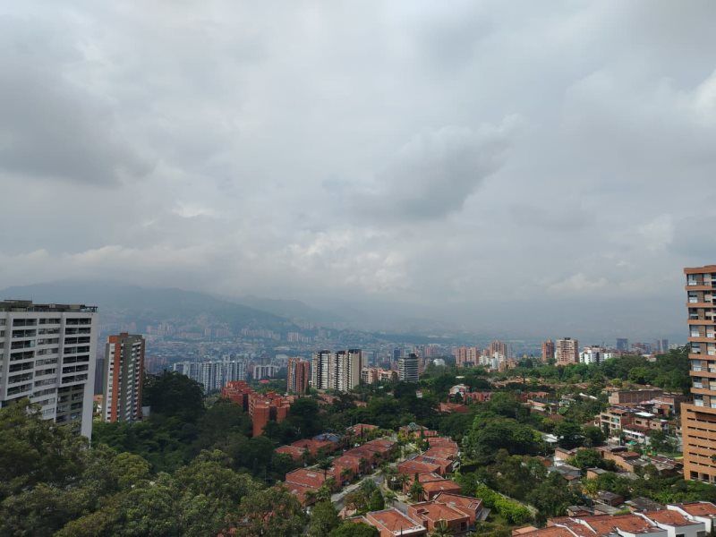 Apartamento en arriendo Antioquia Envigado El Esmeraldal 100 m2 Habitaciones 3 Baños 2 Garajes 2 Precio $5000000