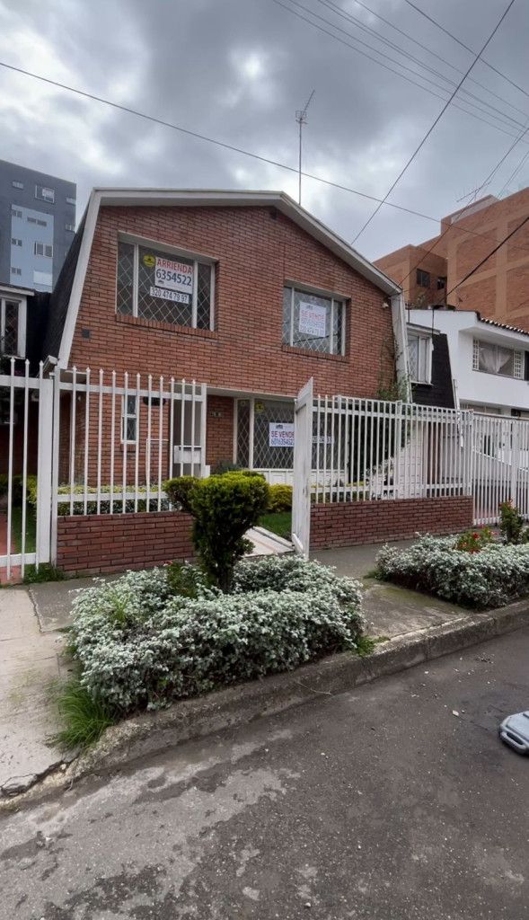 Casa en arriendo Cundinamarca Bogotá Santa Barbara Central 297 m2 Habitaciones 4 Baños 4 Garajes 4 Precio $12000000