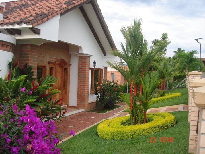 Casa Campestre en arriendo o venta Risaralda Pereira Jardin De Velez Y Velez 500 m2 Habitaciones 5 Baños 4 Garajes 6 Precio venta $2000000000 Precio arriendo $11800000