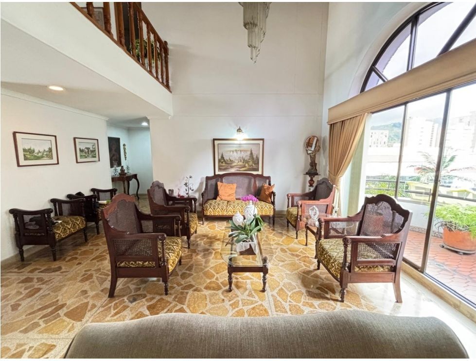 Apartamento en venta Antioquia Medellín La Castellana 264 m2 Habitaciones 4 Baños 3 Garajes 3 Precio $1300000000