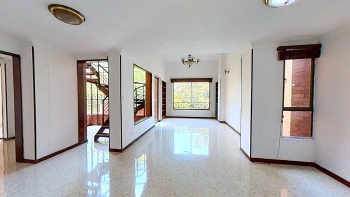 Apartamento en venta Valle Del Cauca Cali El Ingenio 205 m2 Habitaciones 4 Baños 4 Garajes 2 Precio $620000000