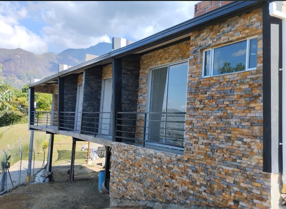 Casa en venta Antioquia Copacabana Copacabana 160 m2 Habitaciones 3 Baños 2 Garajes 3 Precio $900000000