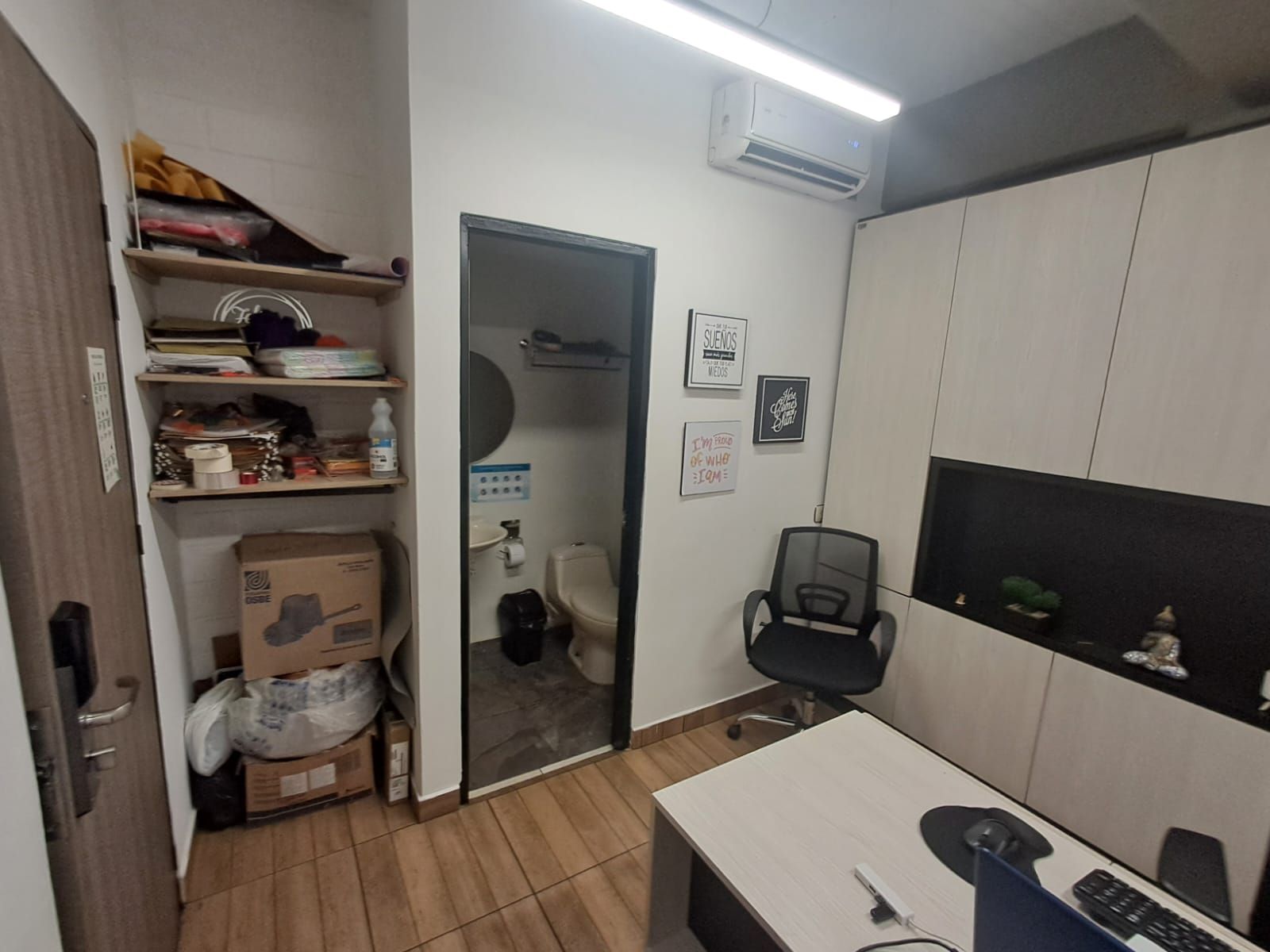 Oficina en arriendo Antioquia Medellín El Poblado 15 m2 Habitaciones 0 Baños 1 Garajes 0 Precio $2000000