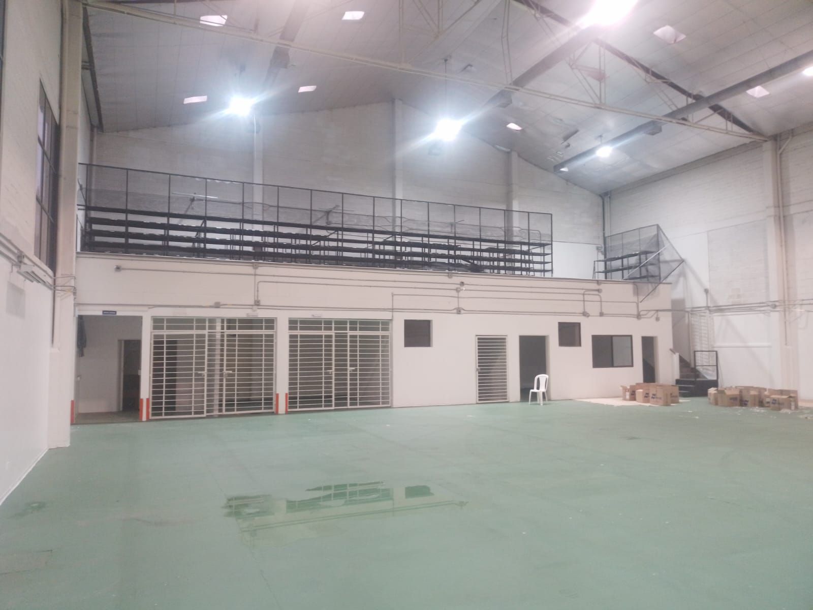 Bodega en arriendo Antioquia Medellín Las Vegas 1200 m2 Habitaciones 0 Baños 6 Garajes 3 Precio $43000000