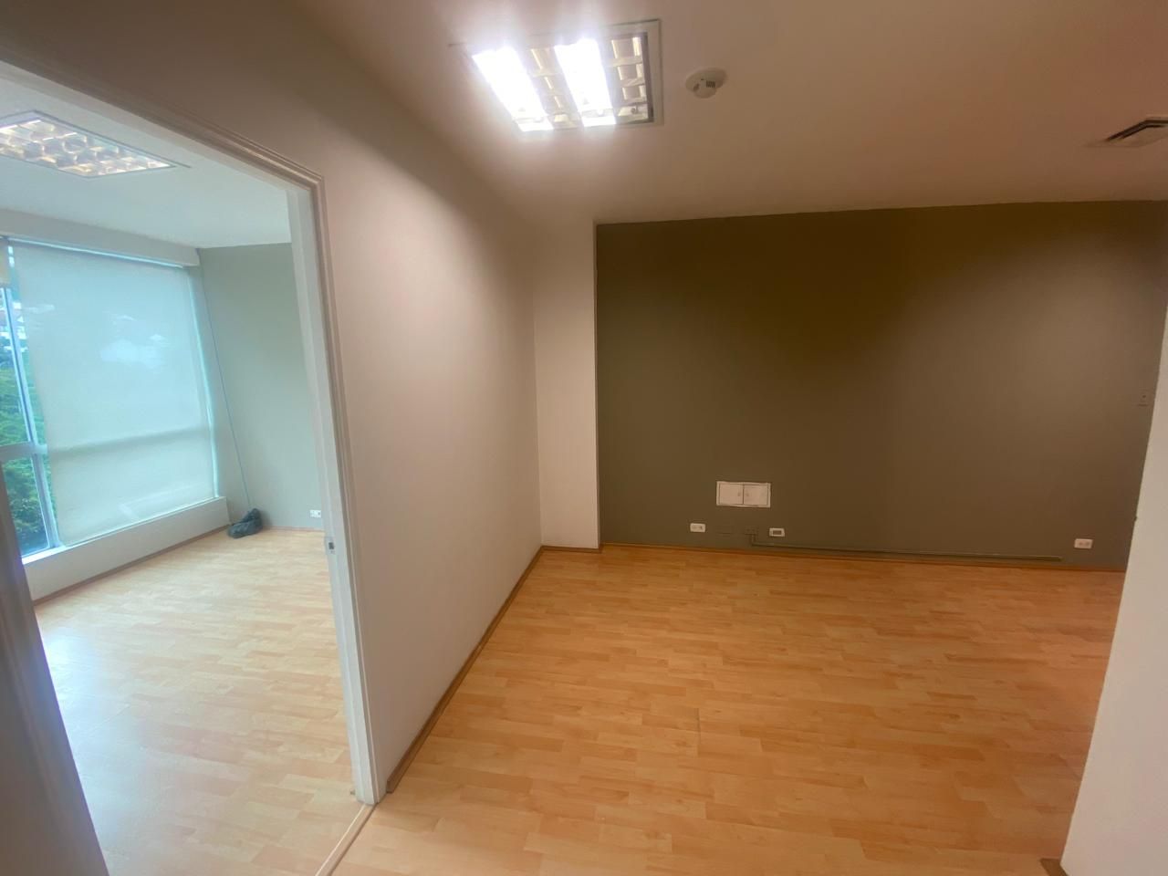 Oficina en arriendo Antioquia Medellín El Tesoro 38 m2 Habitaciones 0 Baños 1 Garajes 1 Precio $4400000