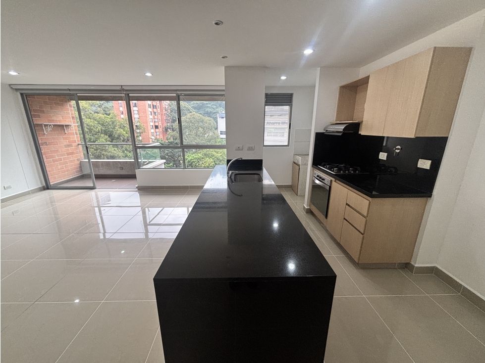 Apartamento en arriendo Antioquia Medellín Castropol 90 m2 Habitaciones 3 Baños 2 Garajes 2 Precio $5100000