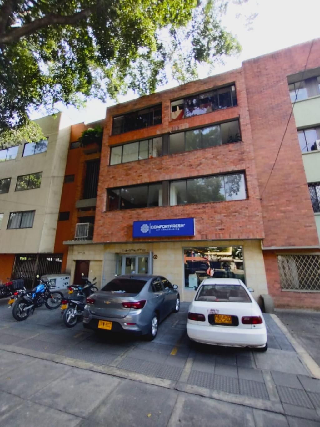 Apartamento en arriendo Valle Del Cauca Cali Urbanización La Flora 125 m2 Habitaciones 4 Baños 4 Garajes 0 Precio $2200000