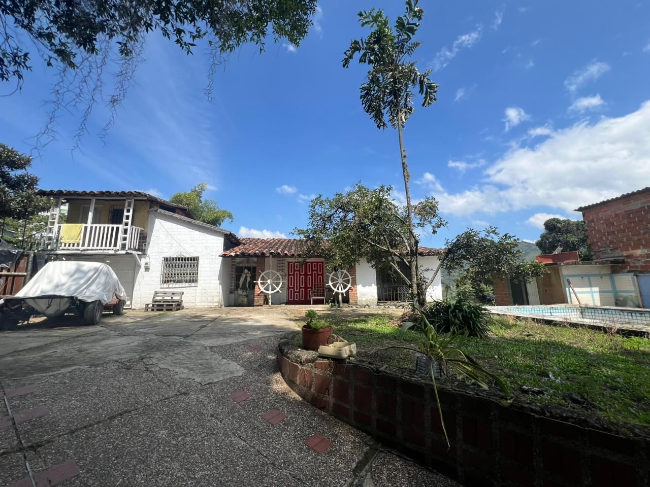 Lote en arriendo Antioquia Itagüí Itagüí 5560 m2 Habitaciones 0 Baños 3 Garajes 0 Precio $6500000