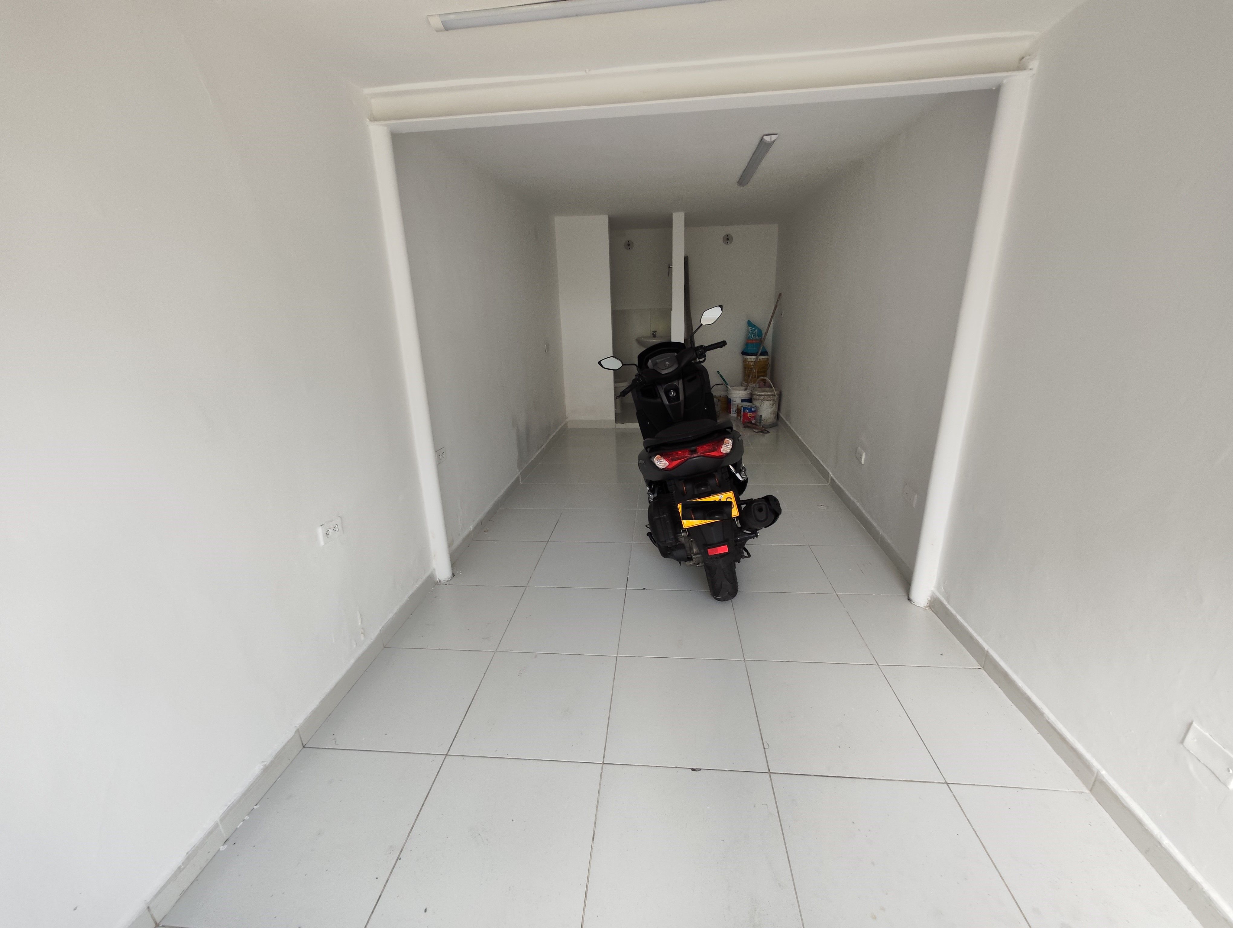 Local en arriendo Antioquia Medellín Las Acacias 18 m2 Habitaciones 0 Baños 1 Garajes 0 Precio $1950000