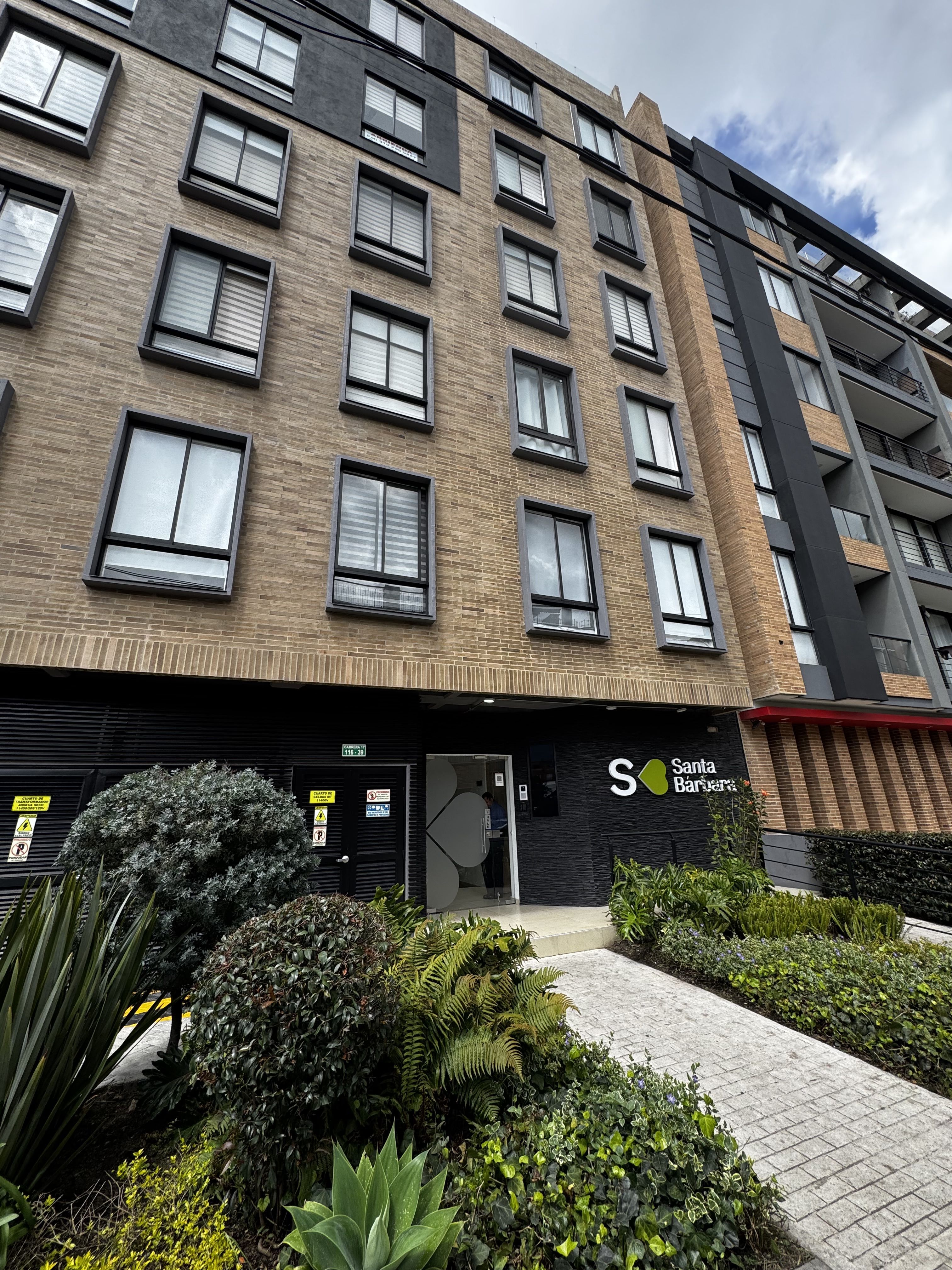 Apartaestudio en arriendo Cundinamarca Bogotá Santa Barbara Occidental 17 m2 Habitaciones 1 Baños 1 Garajes 0 Precio $2100000