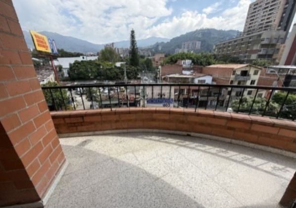 Apartamento en arriendo Antioquia Envigado Primavera 70 m2 Habitaciones 2 Baños 2 Garajes 1 Precio $2200000