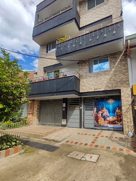 Apartamento en arriendo Antioquia Medellín Miravalle 55 m2 Habitaciones 2 Baños 2 Garajes 0 Precio $1800000