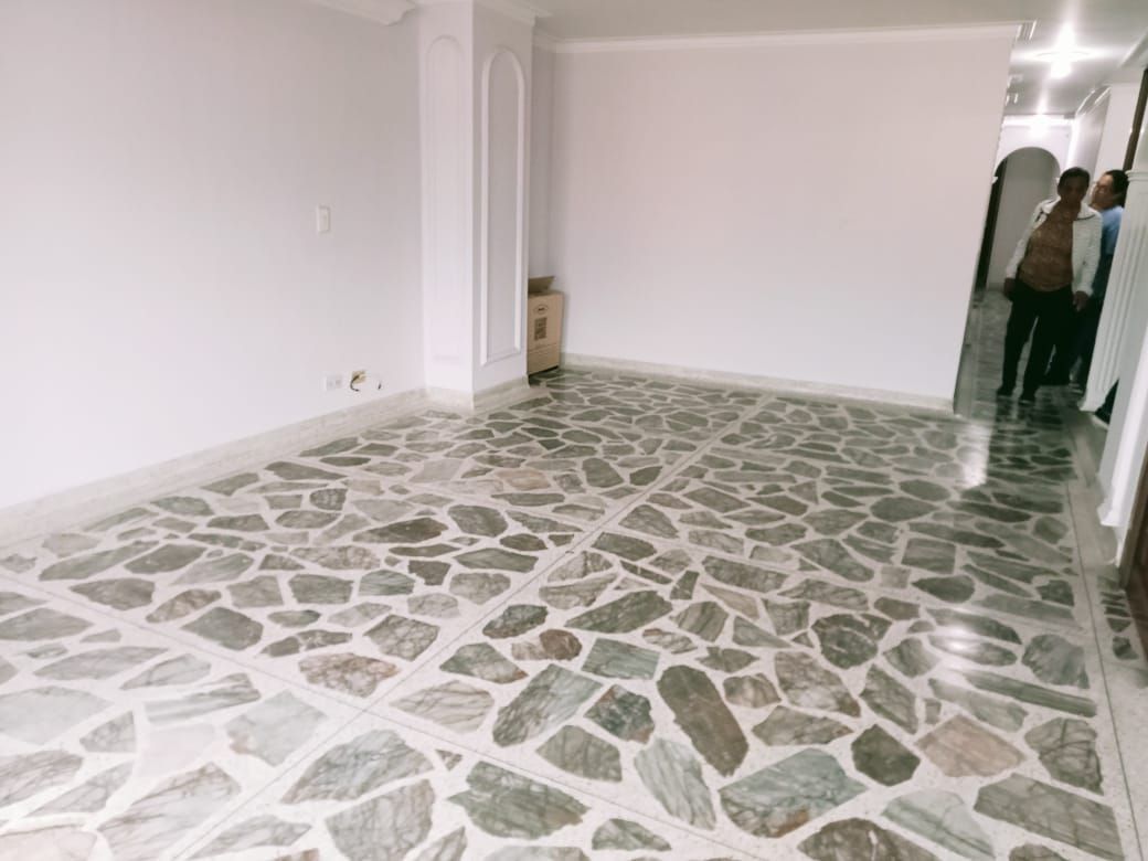 Apartamento en arriendo Antioquia Envigado Zona Centro 84 m2 Habitaciones 3 Baños 2 Garajes 0 Precio $2100000