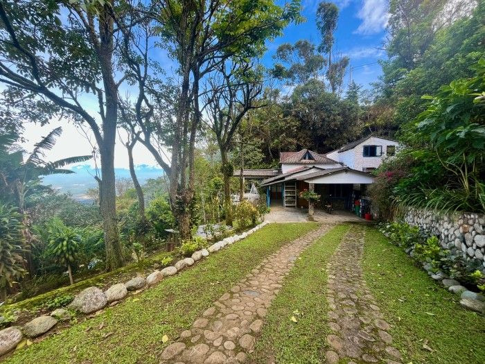 Casa en venta Valle Del Cauca Yumbo Yumbo 150 m2 Habitaciones 4 Baños 3 Garajes 4 Precio $680000000