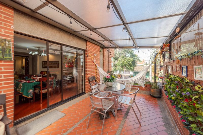 Apartamento en venta Cundinamarca Bogotá Santa Barbara Occidental 150 m2 Habitaciones 4 Baños 3 Garajes 2 Precio $1300000000