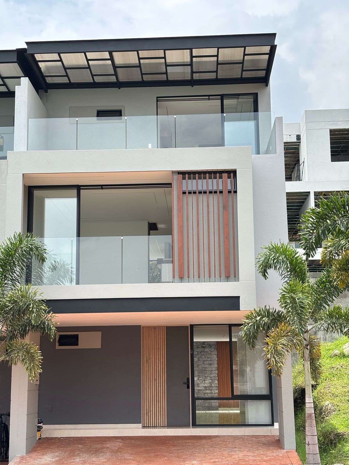 Casa en venta Tolima Ibagué Cr El Vergel 2000 m2 Habitaciones 3 Baños 4 Garajes 2 Precio $1150000000