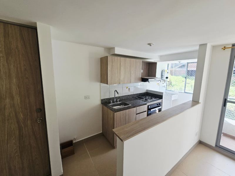 Apartamento en arriendo Antioquia Envigado Loma Del Barro 70 m2 Habitaciones 3 Baños 2 Garajes 0 Precio $2500000