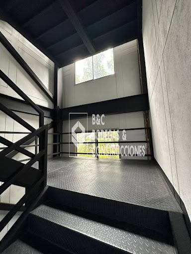 Bodega en arriendo Antioquia Medellín Tenche 300 m2 Habitaciones 0 Baños 2 Garajes 0 Precio $6500000