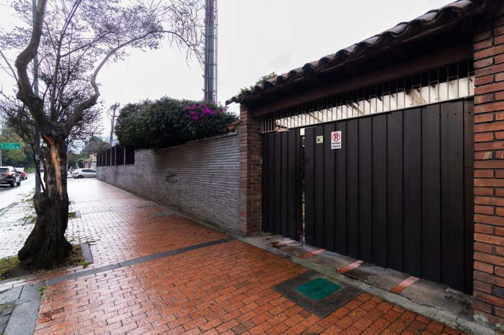 Casa en venta Cundinamarca Bogotá La Esmeralda 176 m2 Habitaciones 4 Baños 2 Garajes 1 Precio $1500000000