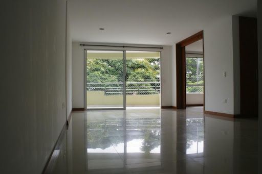 Apartamento en arriendo Valle Del Cauca Cali Cañaveralejo - Seguros Patria 110 m2 Habitaciones 3 Baños 3 Garajes 2 Precio $2600000