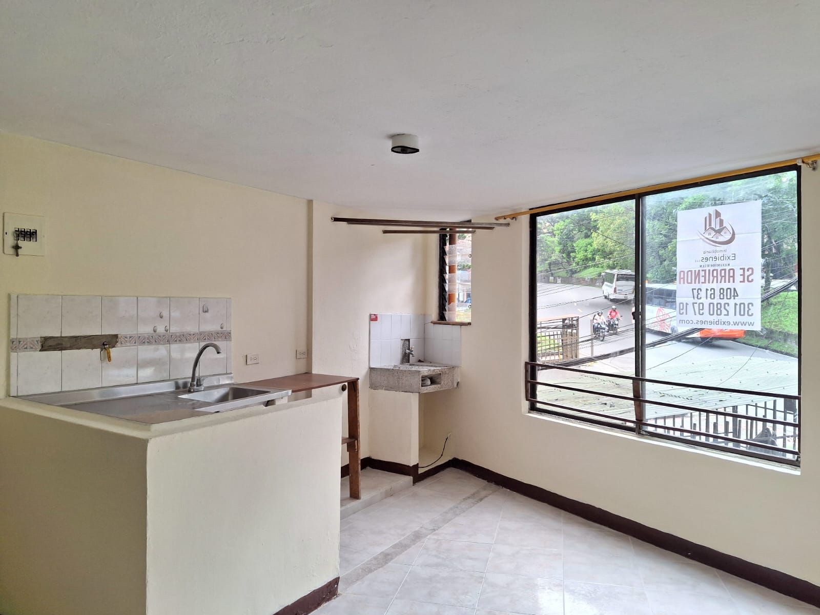 Apartamento en arriendo Antioquia Medellín Manrique Central No2 50 m2 Habitaciones 2 Baños 2 Garajes 0 Precio $1100000