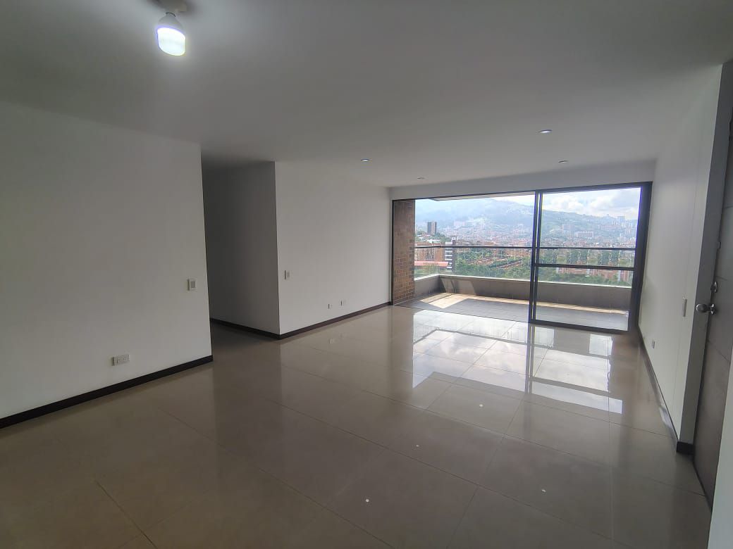 Apartamento en arriendo Antioquia Medellín El Diamante 138 m2 Habitaciones 3 Baños 3 Garajes 2 Precio $6450000