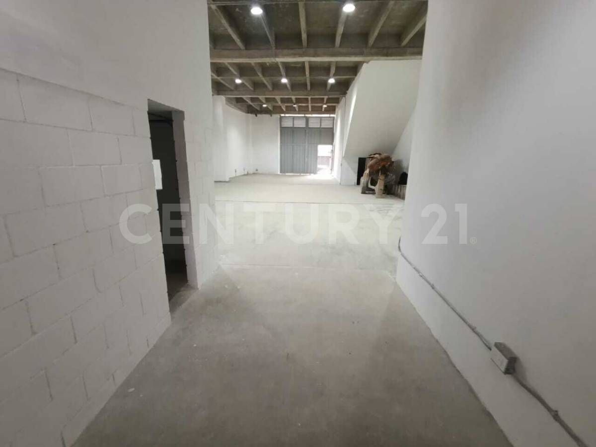 Bodega en arriendo Antioquia Medellín Enciso 215 m2 Habitaciones 0 Baños 2 Garajes 0 Precio $11500000