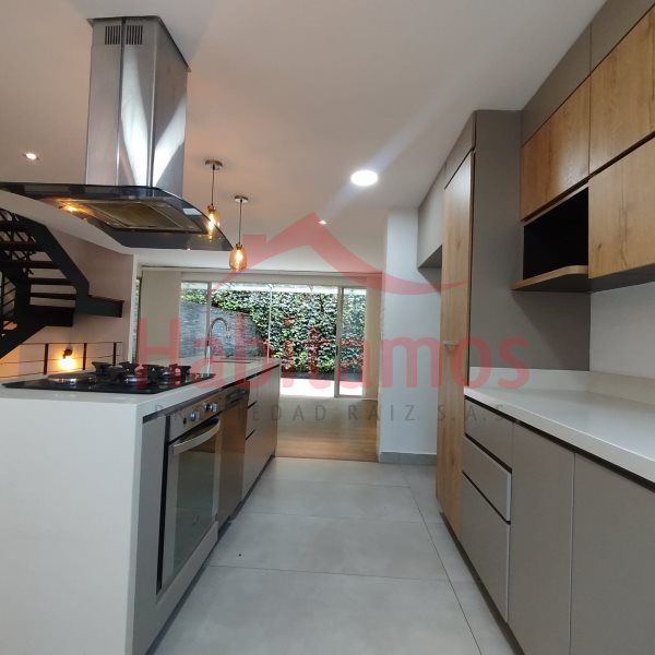 Casa en arriendo Antioquia Medellín Altos Del Poblado 180 m2 Habitaciones 3 Baños 4 Garajes 1 Precio $8000000