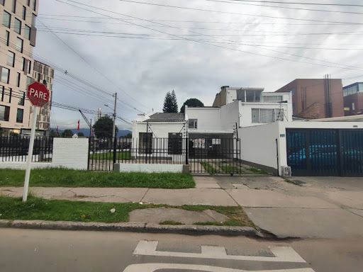 Casa en arriendo Cundinamarca Bogotá Modelia 250 m2 Habitaciones 5 Baños 3 Garajes 1 Precio $7800000