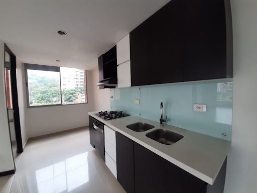 Apartamento en arriendo Antioquia Envigado Loma De Las Brujas 116 m2 Habitaciones 3 Baños 2 Garajes 2 Precio $5600000