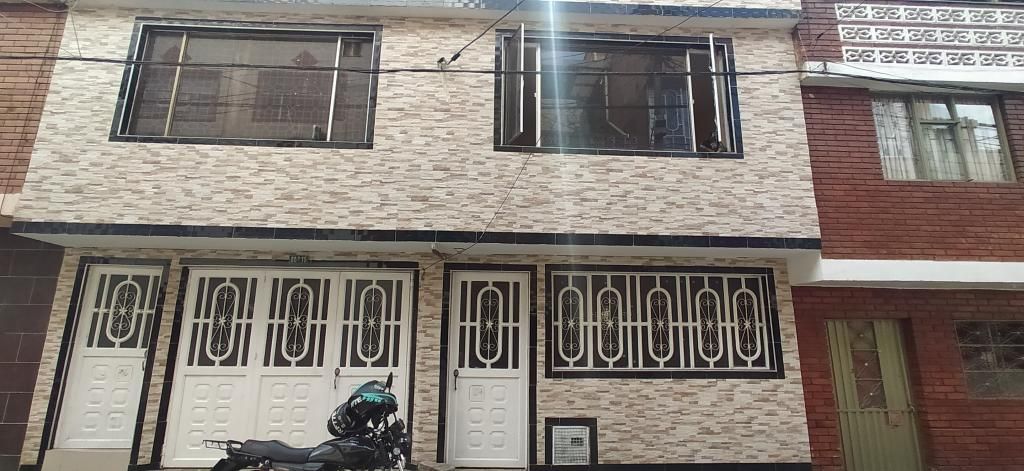 Casa en venta Cundinamarca Bogotá Patio Bonito 291 m2 Habitaciones 12 Baños 6 Garajes 0 Precio $650000000